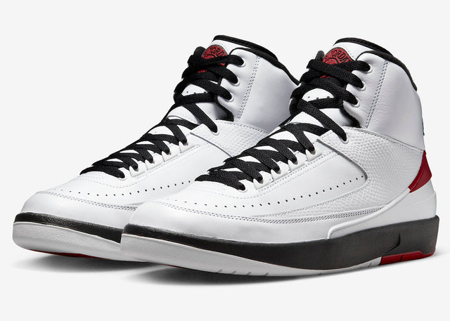 W Air Jordan 2 Retro OG "Chicago"