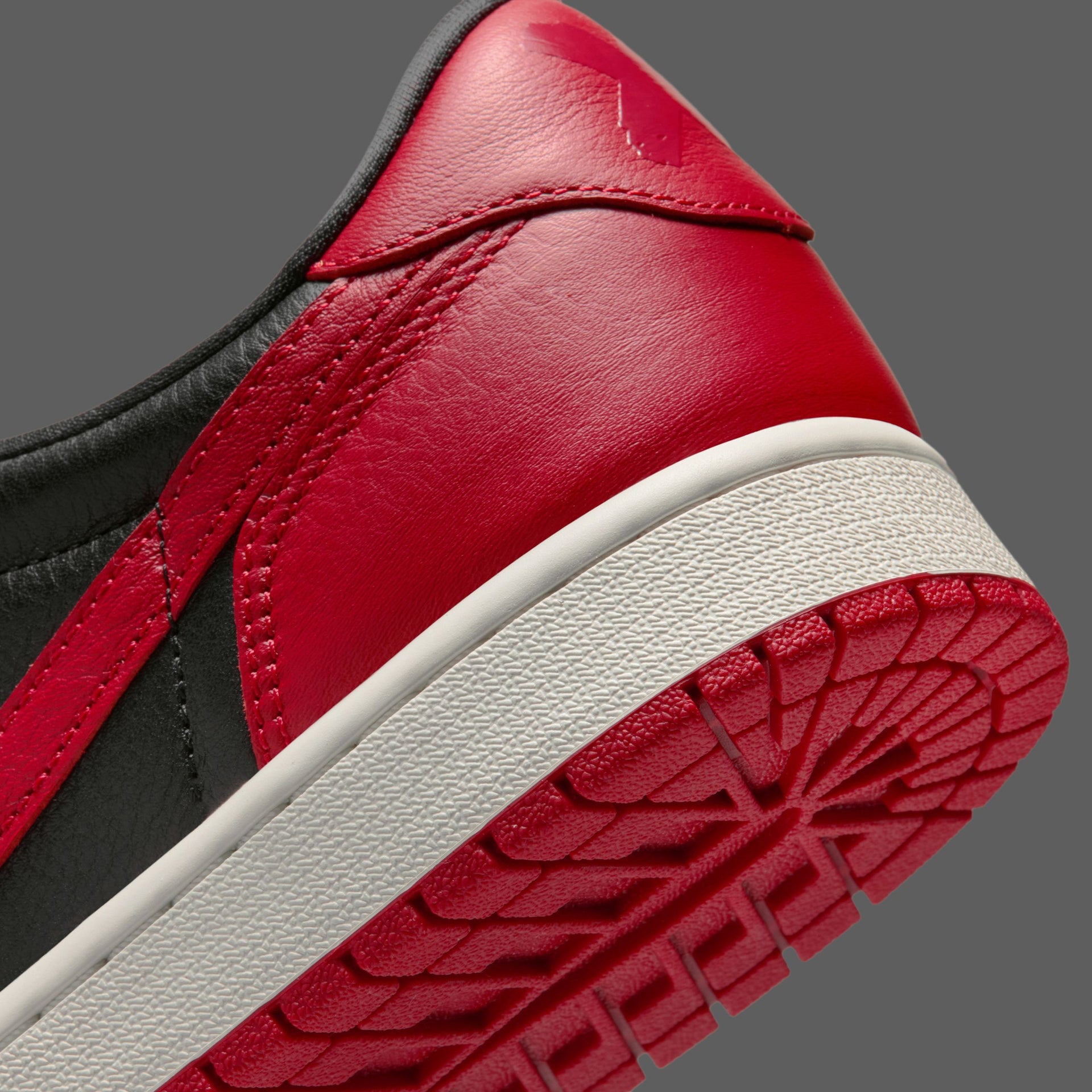 Air Jordan 1 Retro Low OG "Banned"